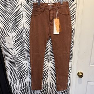 Elegant Tan Skinny Jeans for Women